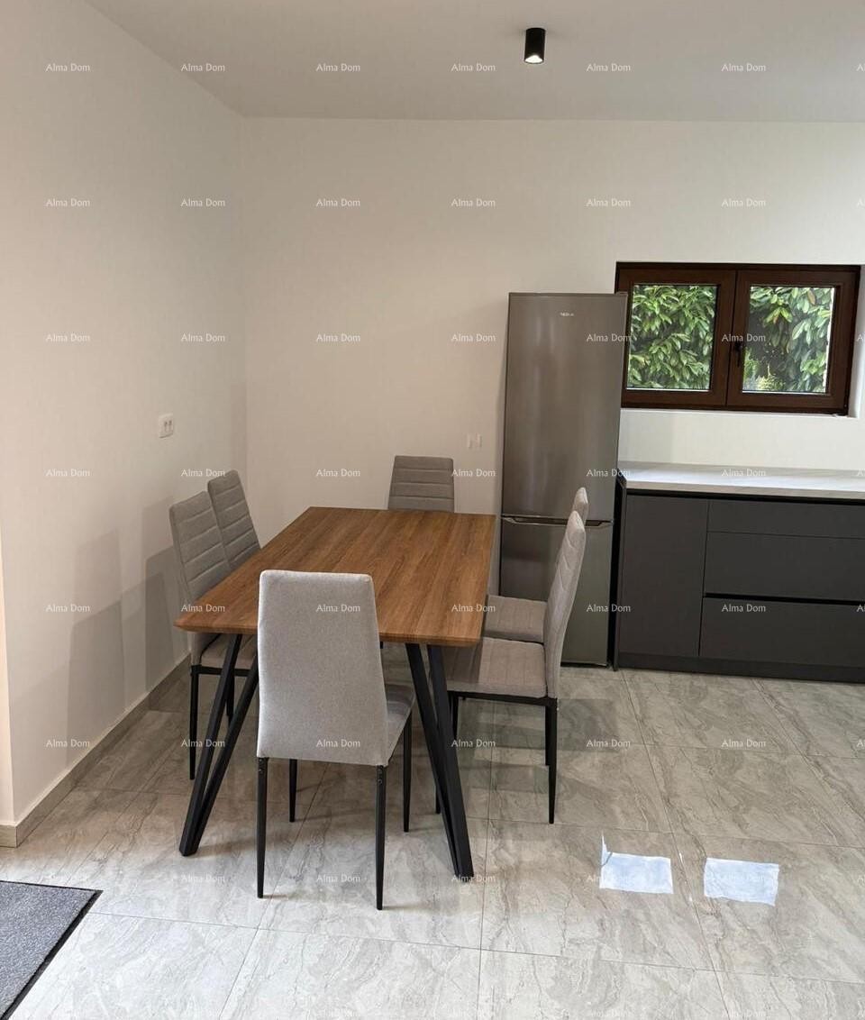 ПОРЕЧ, Реновированный каменный дом с видом на море 4