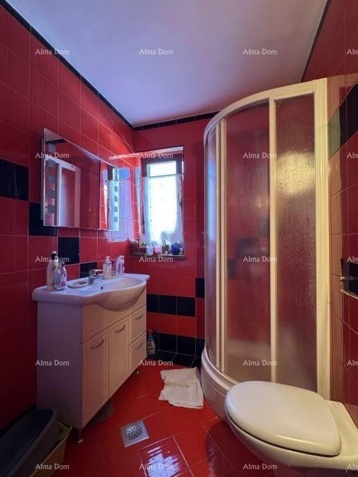 Hiša 246 m² z dvoriščem – Pomer 8