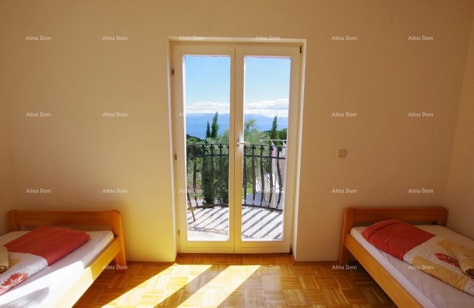Labin, Casa con appartamenti, piscina e vista mare 8