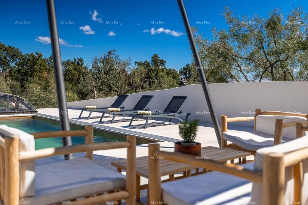 Moderna villa con piscina riscaldata e vista mare 14