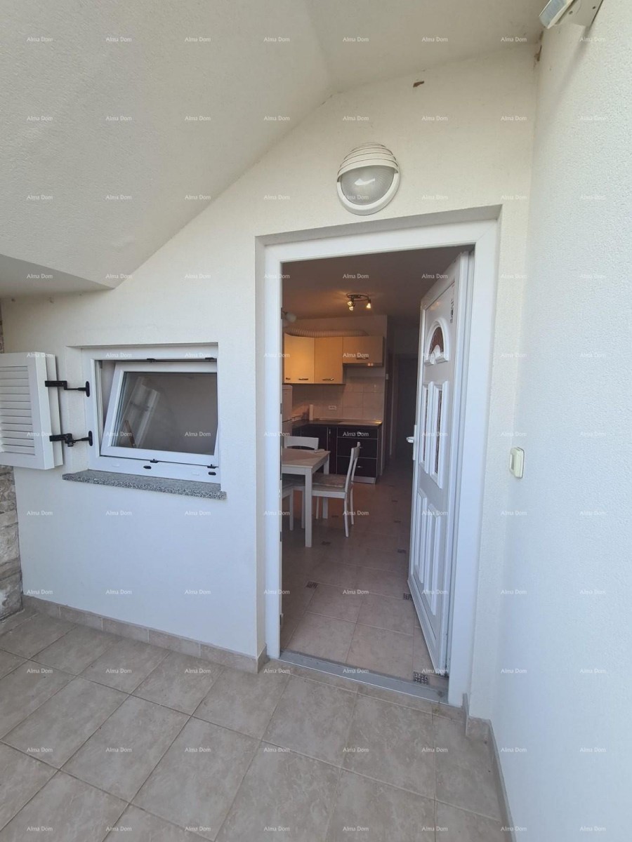 Prodaja šarmantnega stanovanja v pritličju, 60 m², Duga Uvala 10