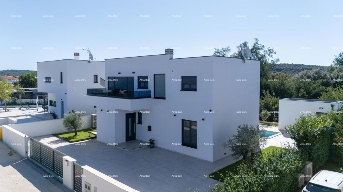 Savršena obiteljska kuća s bazenom u Banjolama, blizu plaže i prirode 6