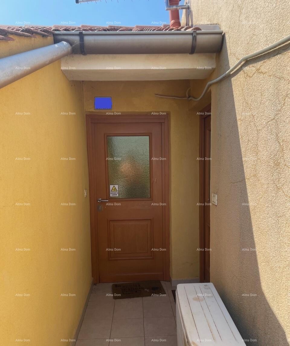 Prodaje se 2-sobni stan, VABRIGA, 68 m2, sa bazenom 18