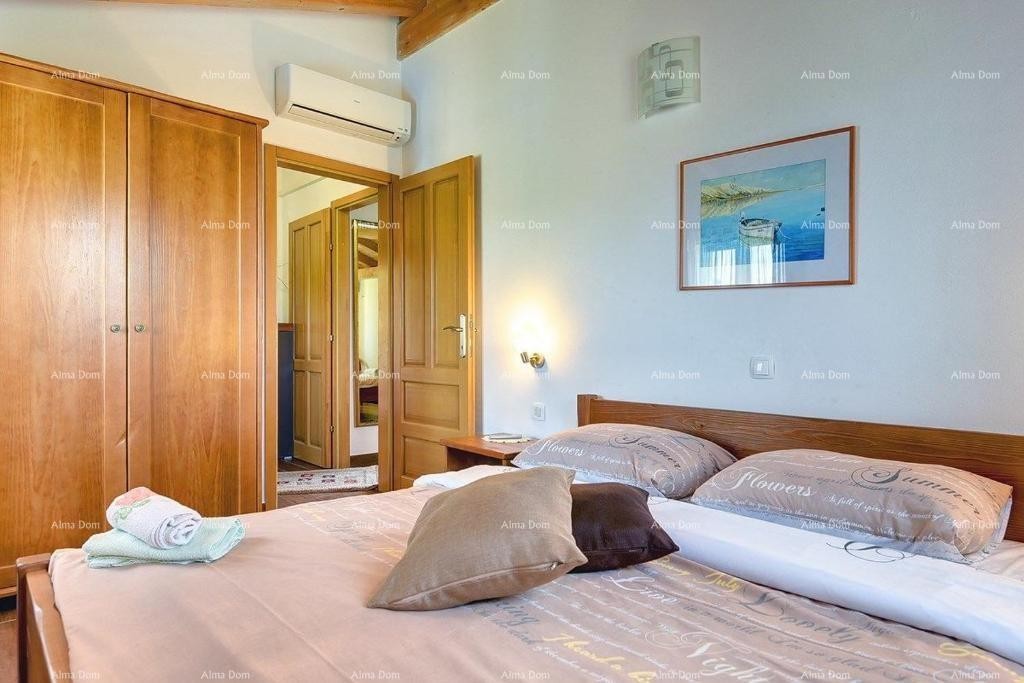 Prodaja se čudovita vila z bazenom v bližini Pazina 30