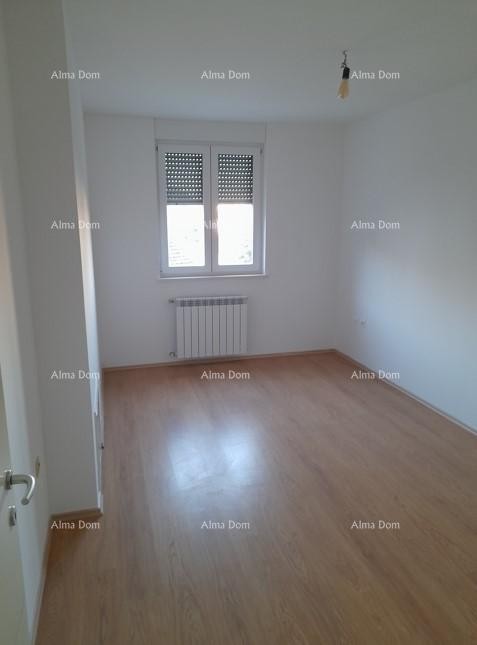Prime location! Apartment for sale with a garage parking space in close proximity to the city center, Pula! 5