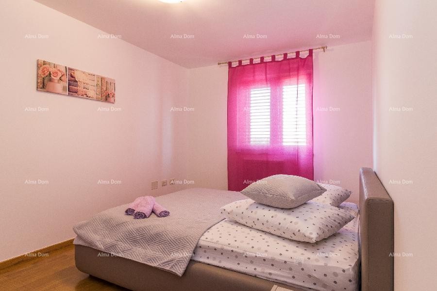 Valdebek. Detached house with a pool and jacuzzi! Close to the center of the city of Pula. 33