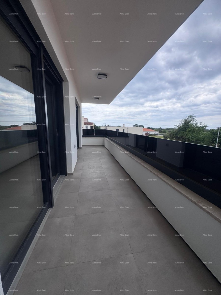 Prodaja stana u novogradnji s pogledom na more, Umag, 17