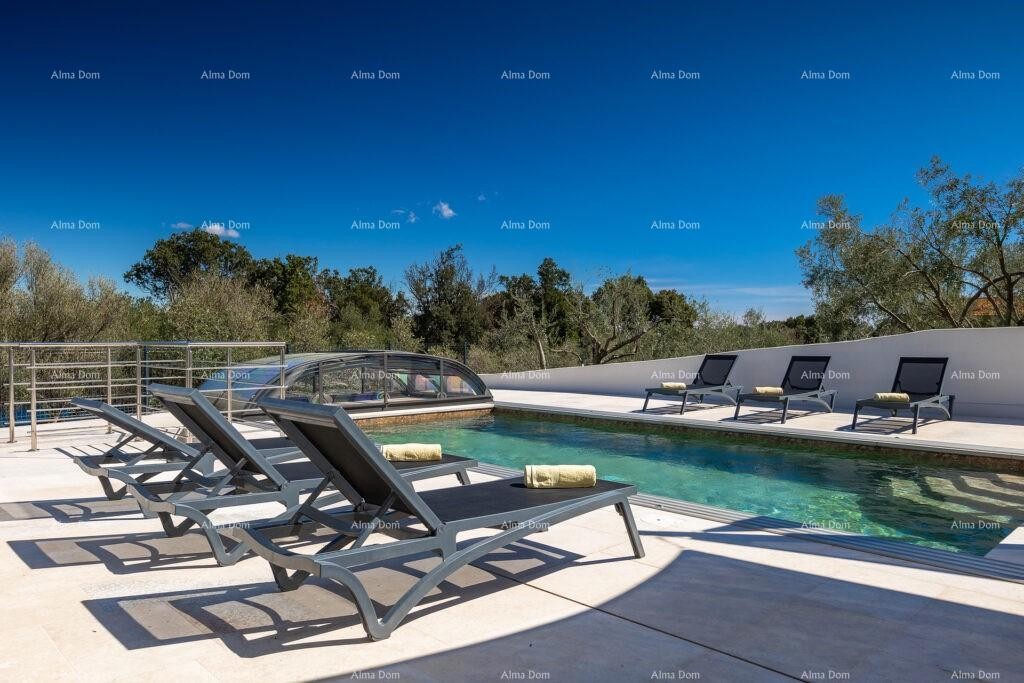 Moderna villa con piscina riscaldata e vista mare 12