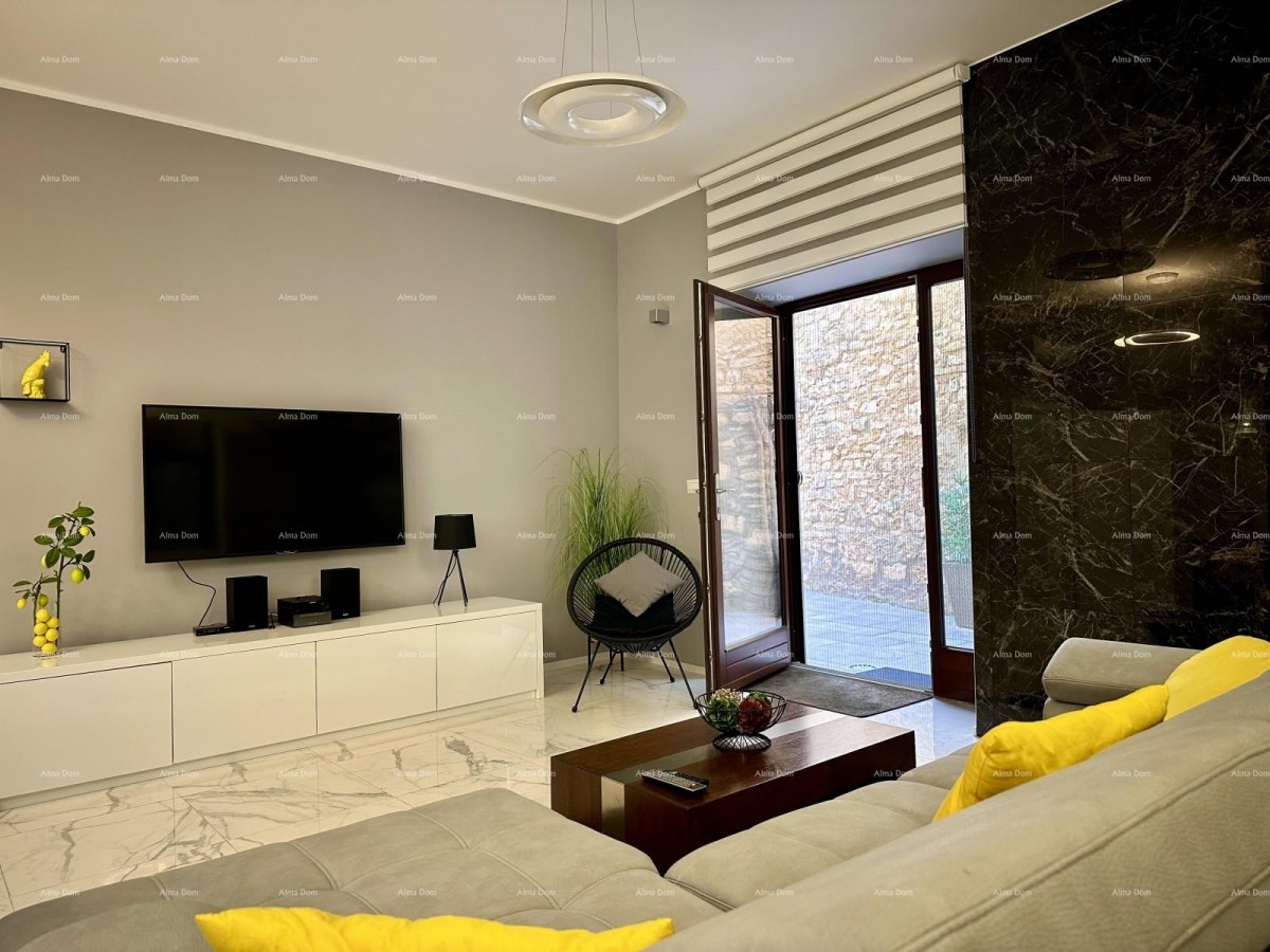 Прекрасный дом с тремя зарегистрированными апартаментами в старой части города Пореч! 8