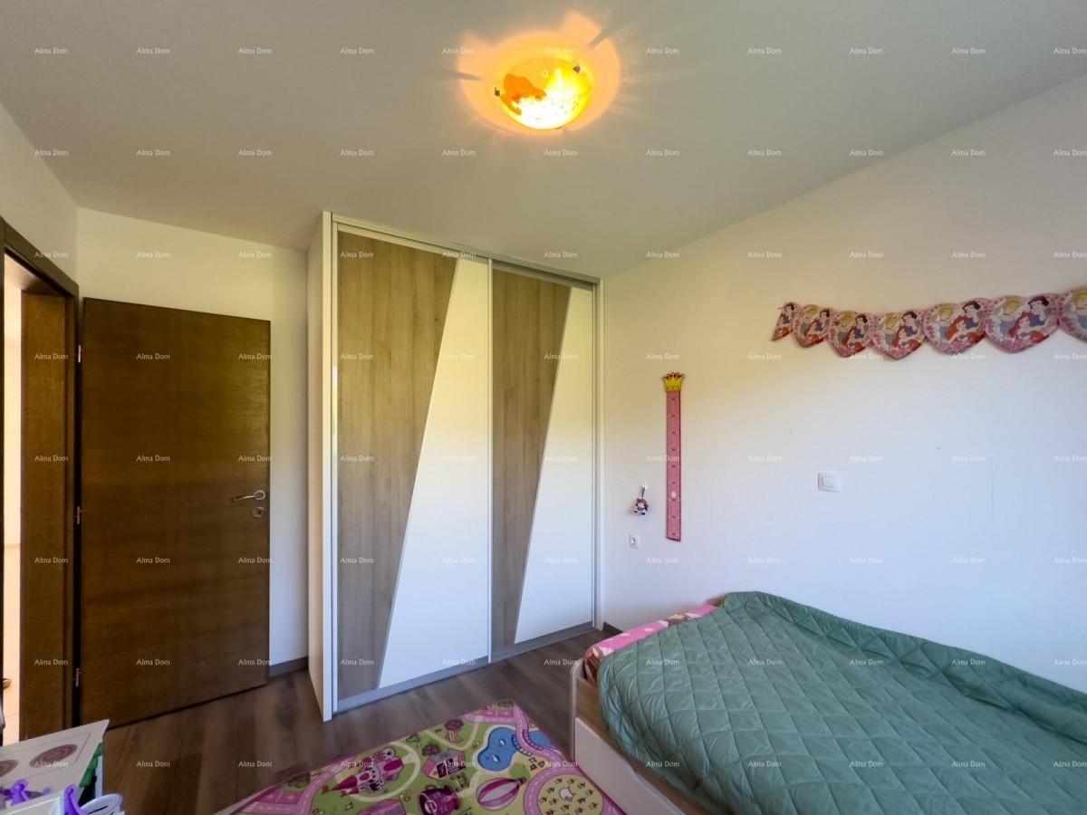 Prodamo stanovanje v pritličju z lastnim bazenom. Medulin 9