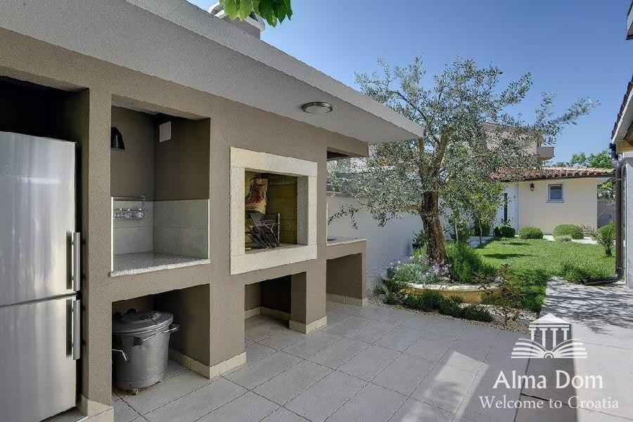 Detached house situated in Medulin. 10