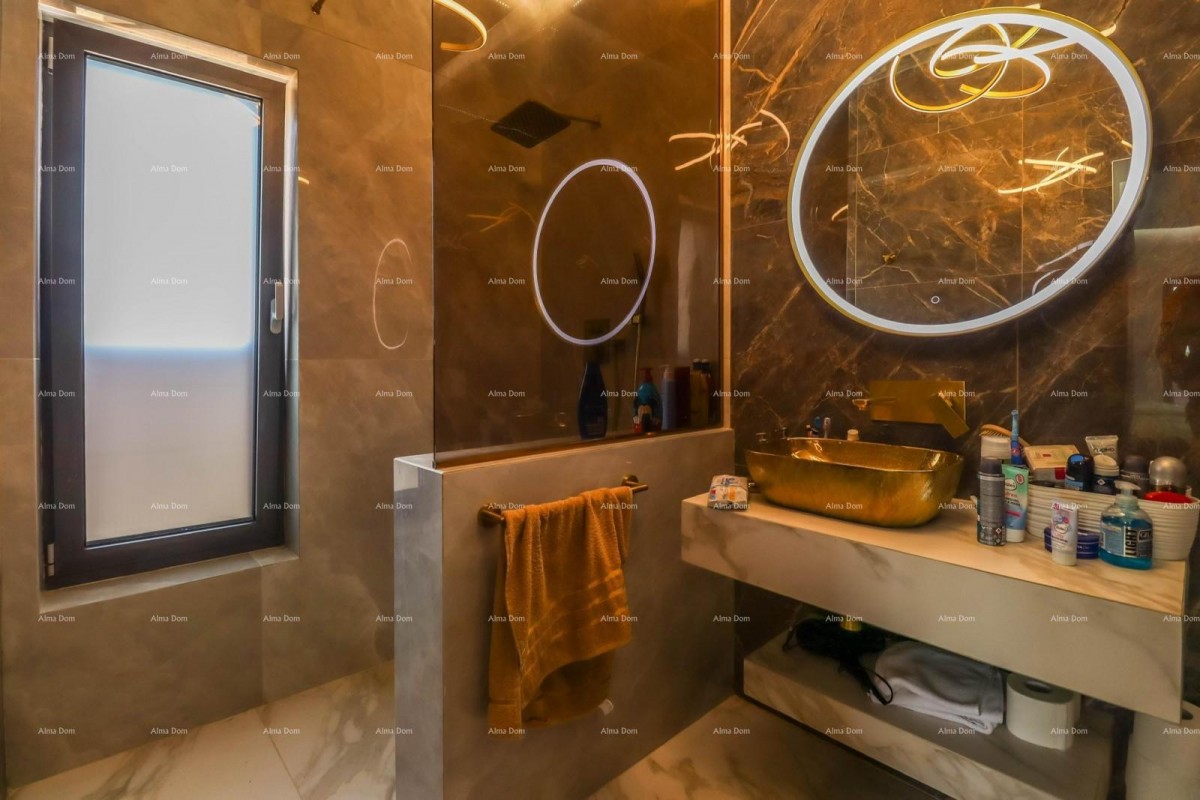 Пула - Лоборика. Новый отдельно стоящий дом с бассейном. 34