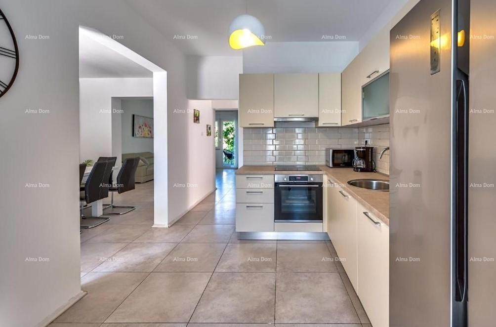 Prodaje se kuća s bazenom i pogledom na more – Ližnjan 12