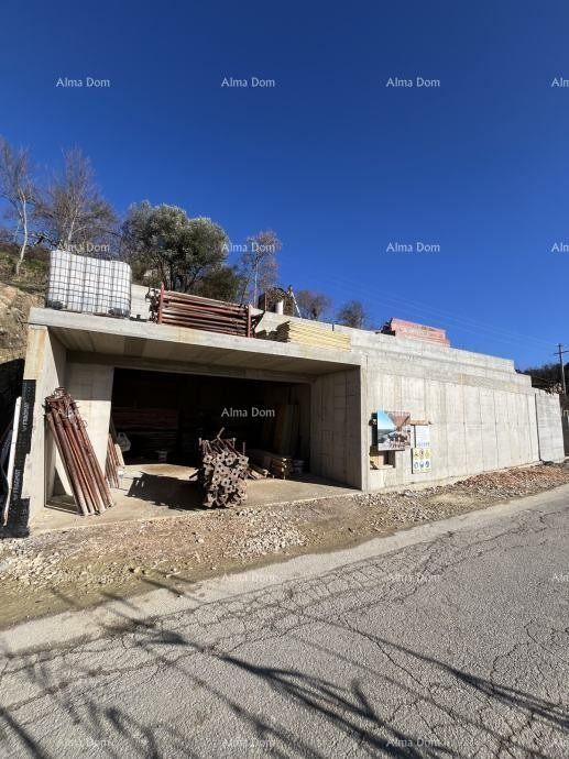 Продается недавно построенный современный особняк с бассейном недалеко от Буе 17