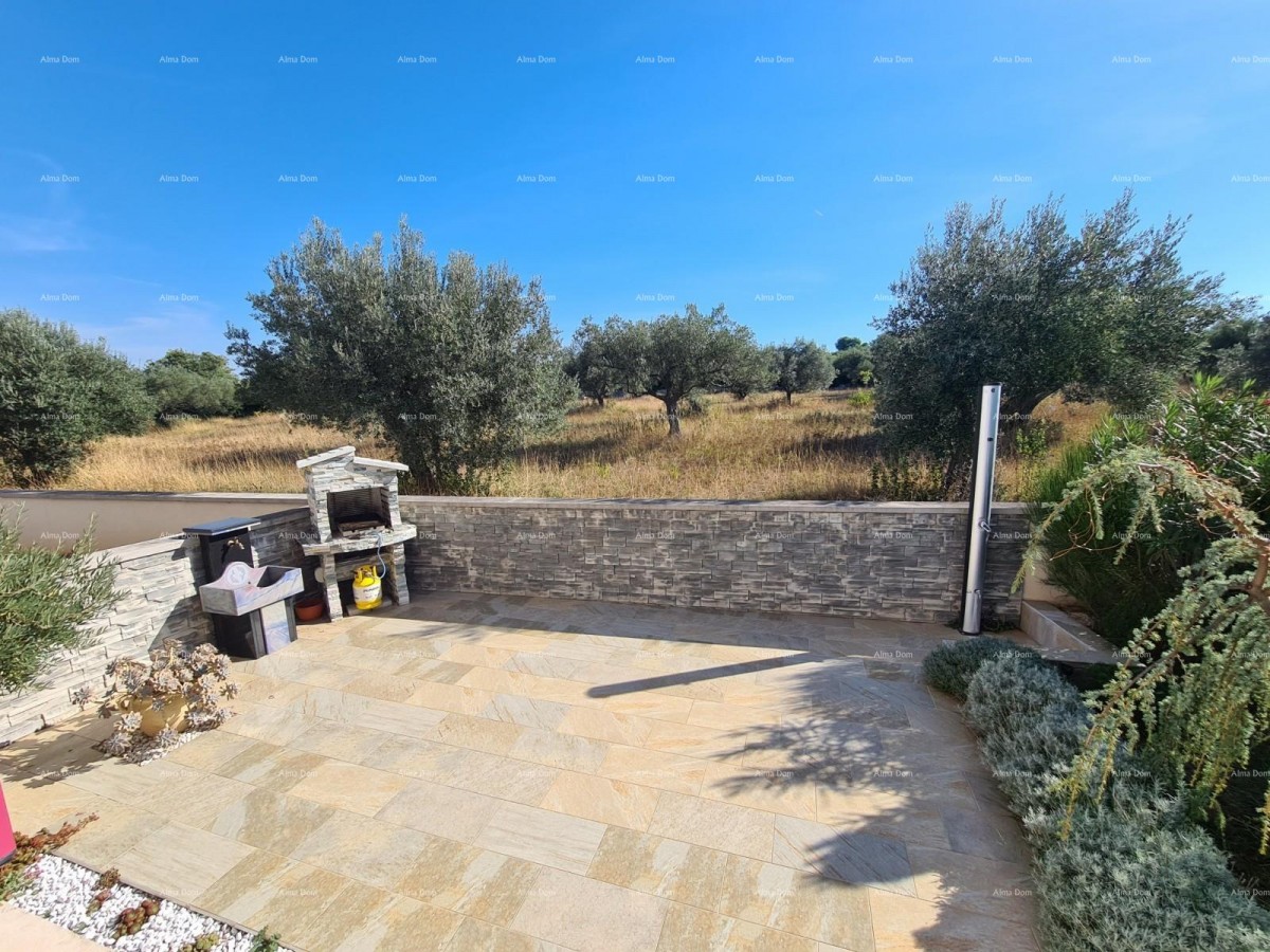 Peroj!  Stanovanje z dvoriščem! 26