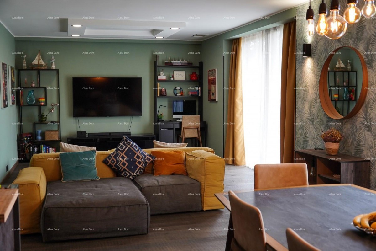 Rovinj. Stanovanje v prvem nadstropju hiše 27