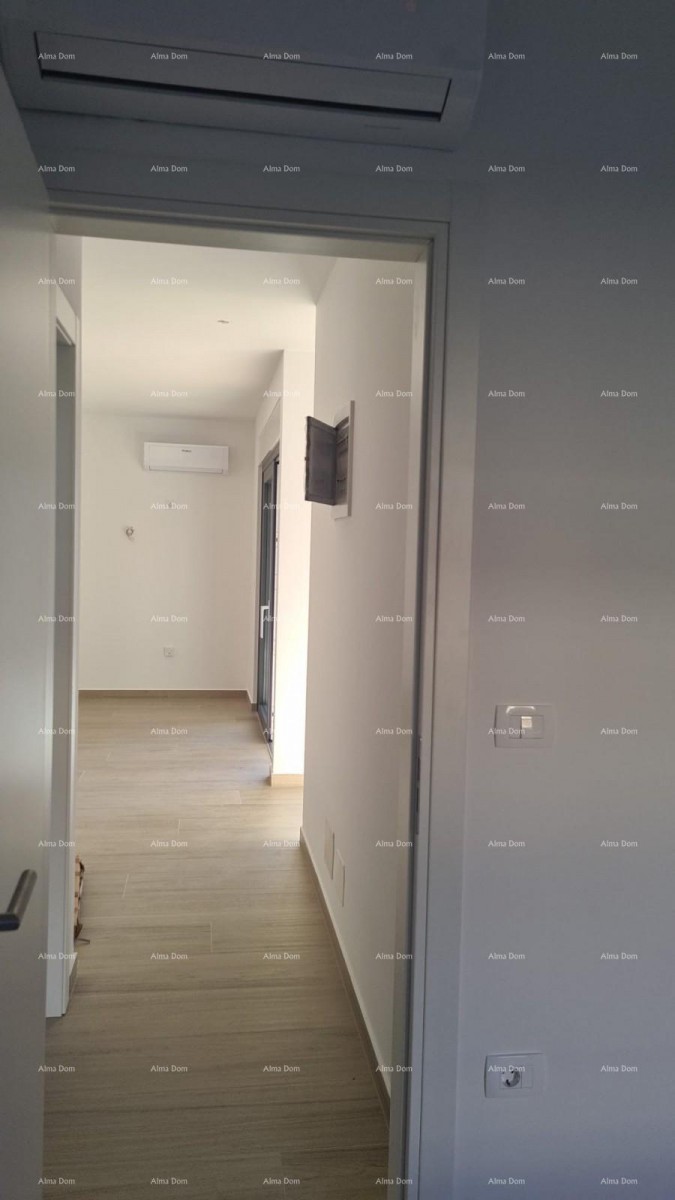 Modern apartment in block A with a garden and parking space, close to Umag! 8