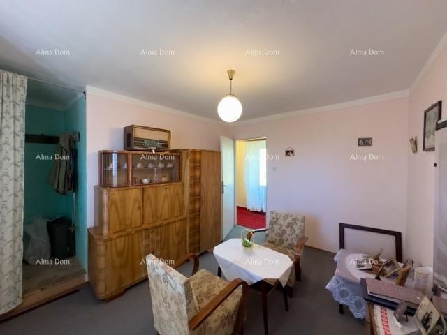 Мы продаем большой отдельно стоящий дом с просторным двором! 22