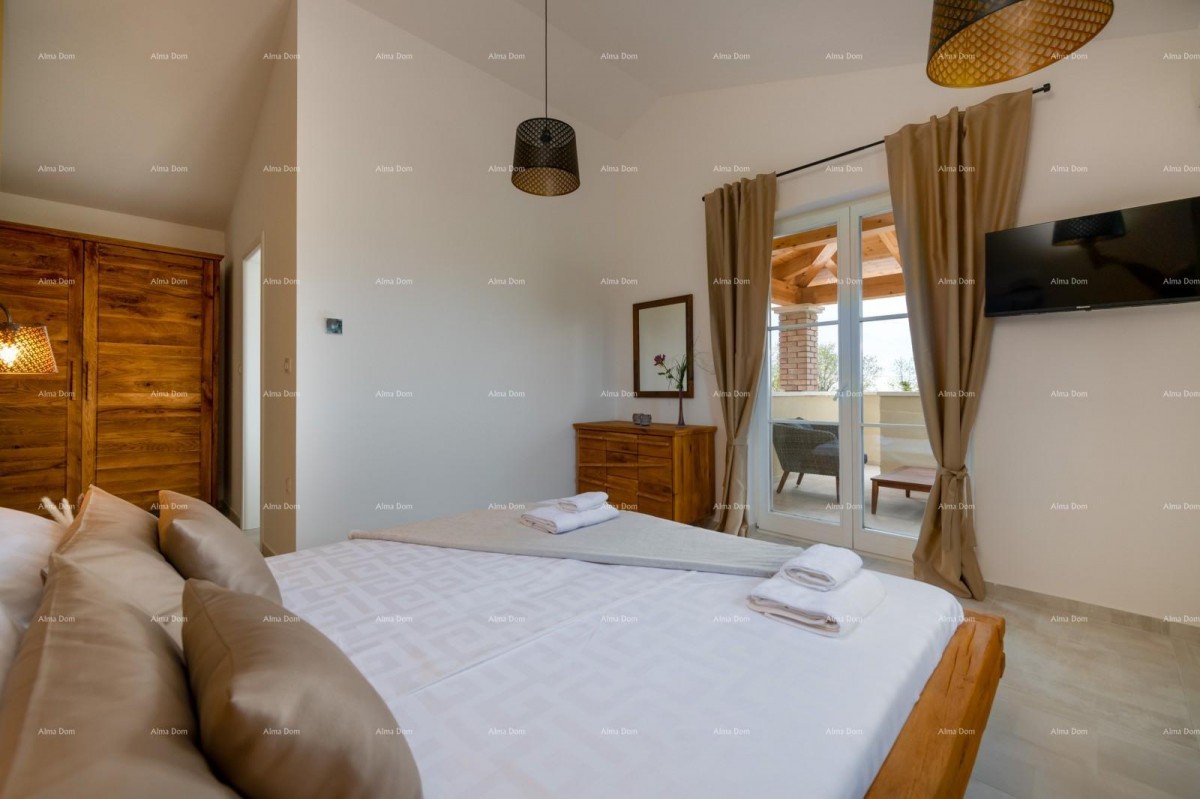 Sale - Luxury Villa with Pool and Jacuzzi on a Spacious Property, Marčana! 13