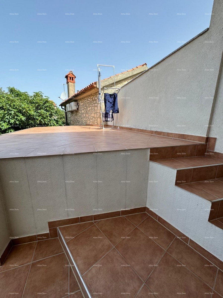House with a small auxiliary detached room. Medulin. 9