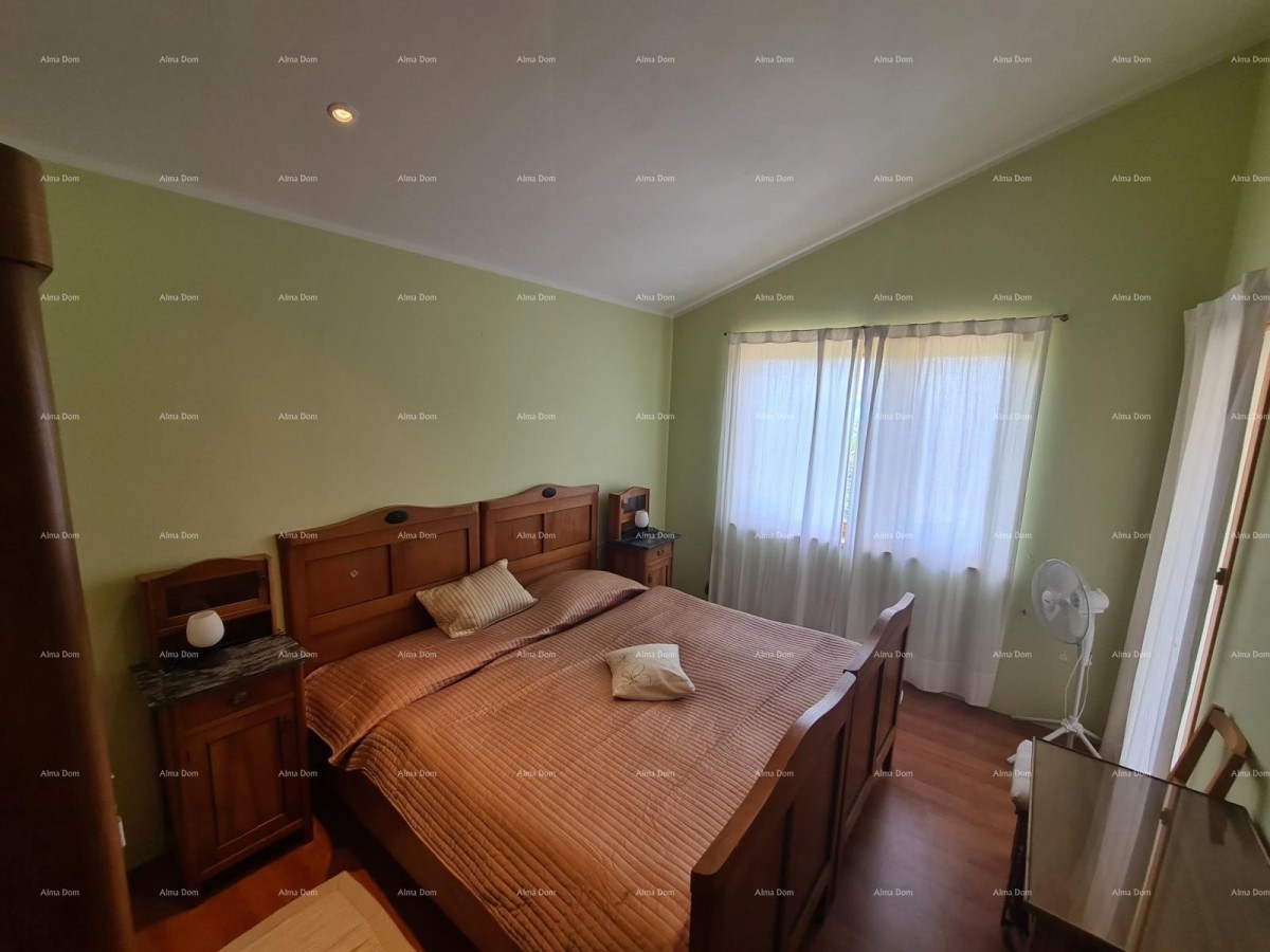 Kuća s bazenom i velikom okućnicom!  Blizina mjesta Marčane. 23