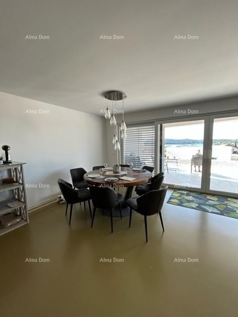 Čudovita vila s pogledom na morje. POMER 13