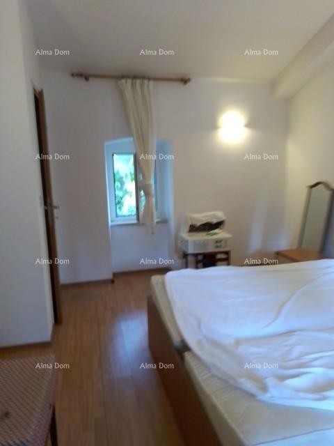 Prodaja hiše z dvoriščem in velikim zemljiščem, Barban 4