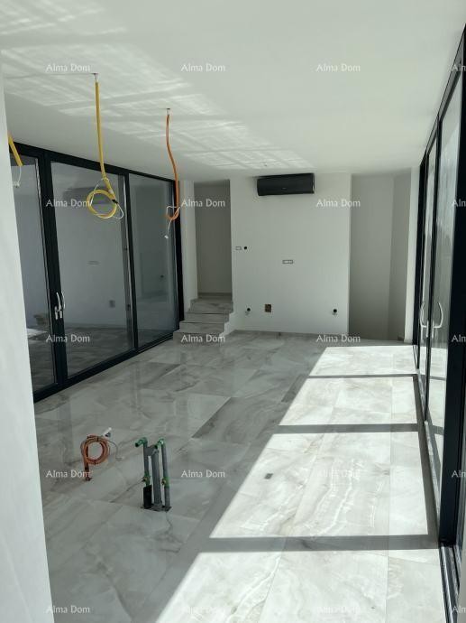 Modern villa for sale. 10