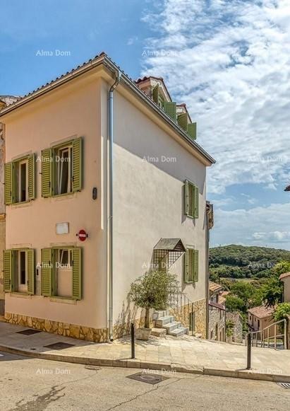 Vendesi una bella palazzina con tre appartamenti nel centro, Orsera! 1