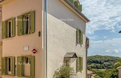 Vendesi una bella palazzina con tre appartamenti nel centro, Orsera!