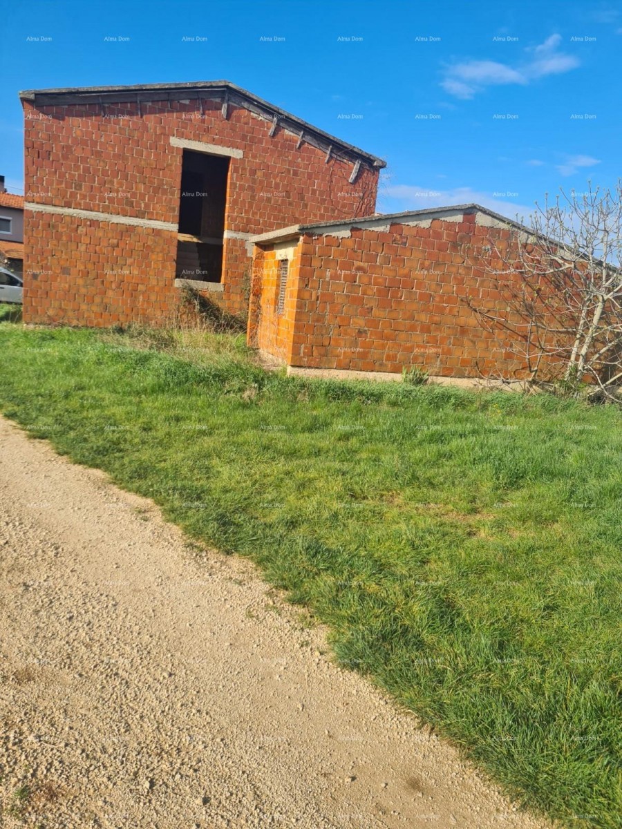 Prodamo hišo v roh-bau fazi. Pomer. 2