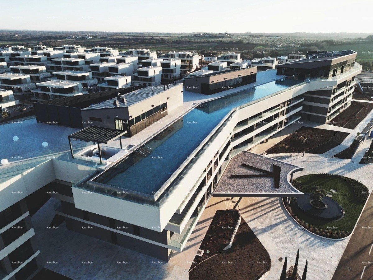 UMAG, Luxury resort with rooftop infinity pool! 1