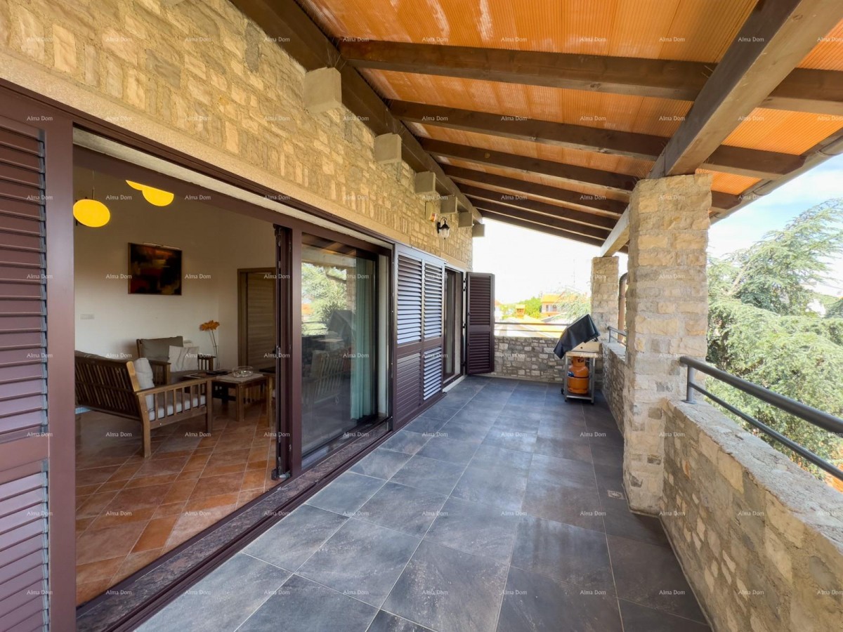 Bellissima casa con piscina a Pola, ideale per famiglie o investimento. 48