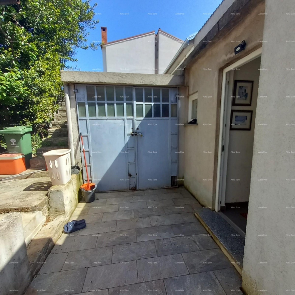 Pula! Prizemnica z velikim vrtom in teraso. 2