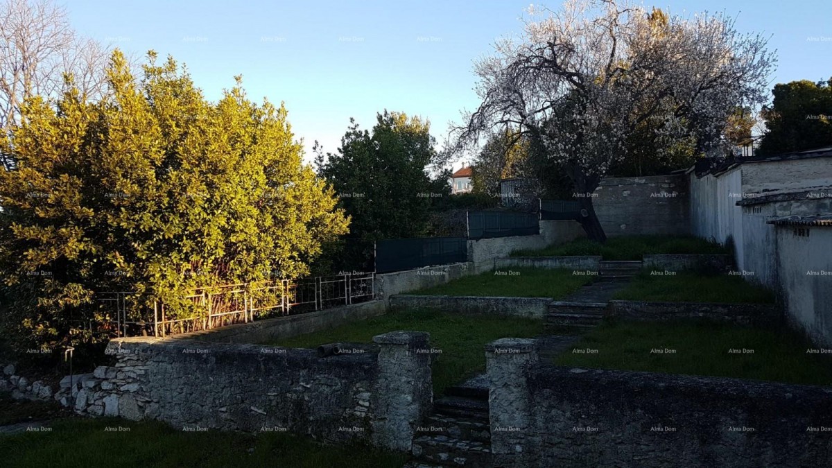 Pula! A house with two apartments and a large garden. 8