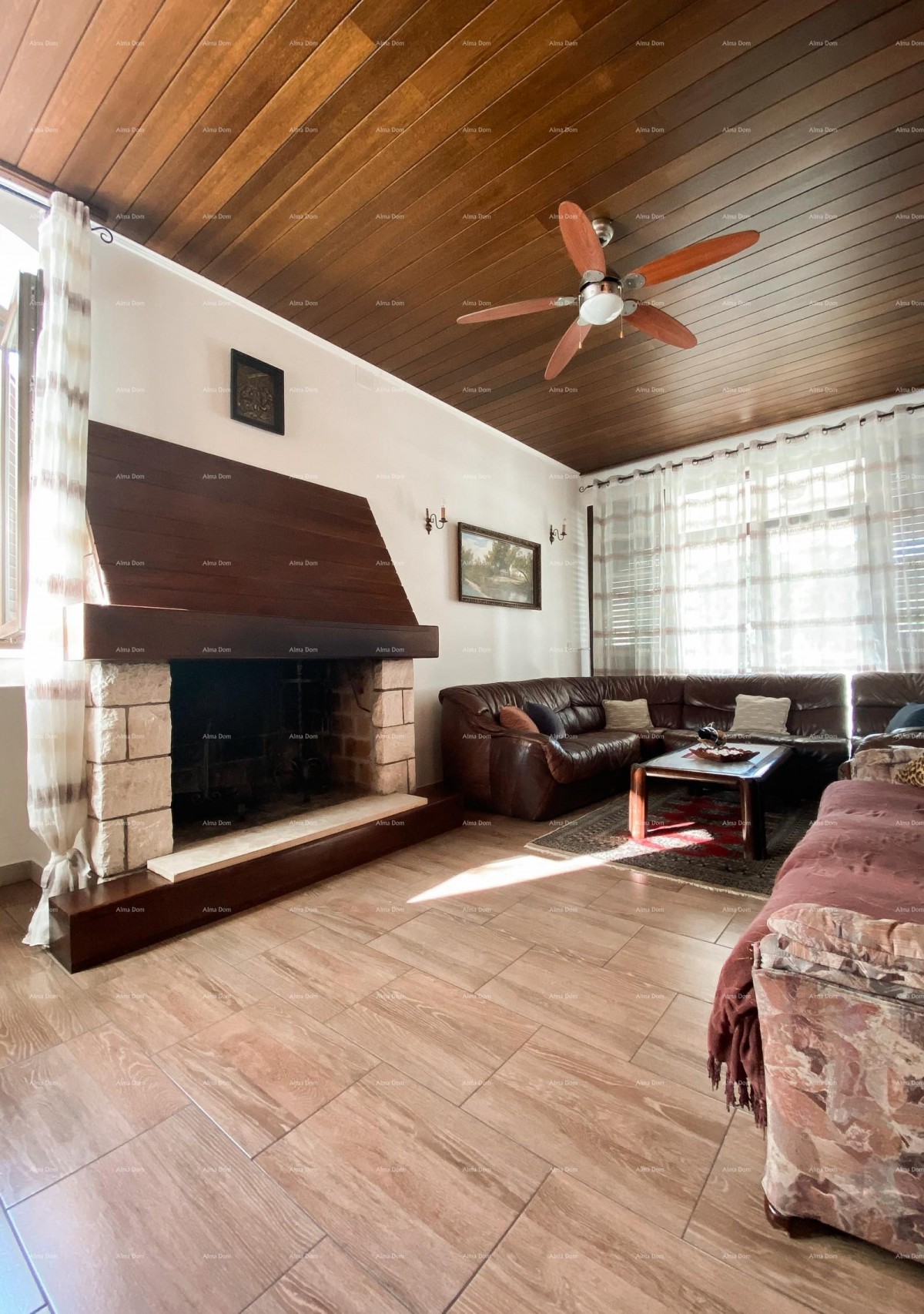 Beautiful villa with 6 apartments for sale in one of the best locations in Supetar, island of Brač! 14