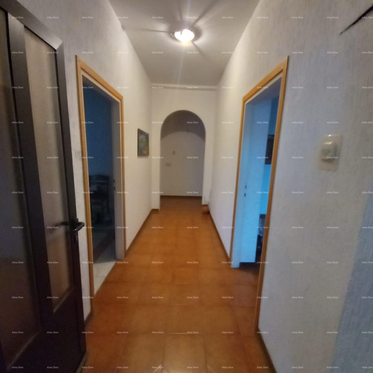 Prodaje se  kuća sa tri stana, Umag 12