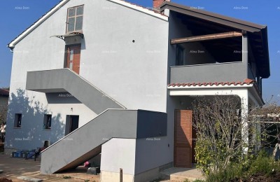 Poreč – obiteljska kuća s dvije stambene jedinice