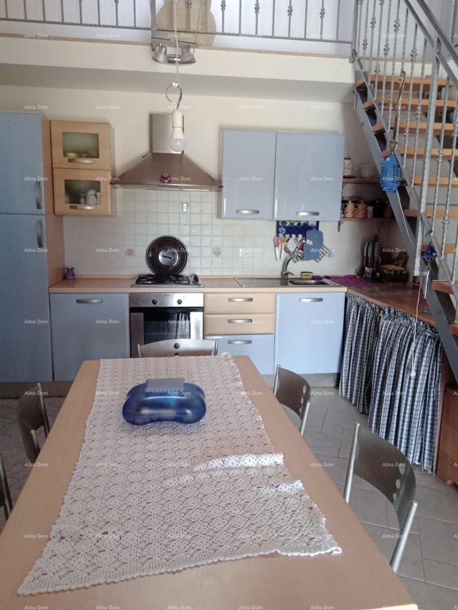 Blizina grada Umaga. Na prodaju duplex hiša, 123,65 m2 ob sami obali morja, 10 metrov do morja. 3