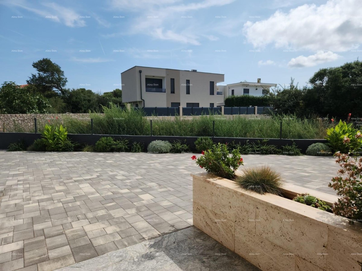 Modern oasis with a pool and private garden in Banjole 27