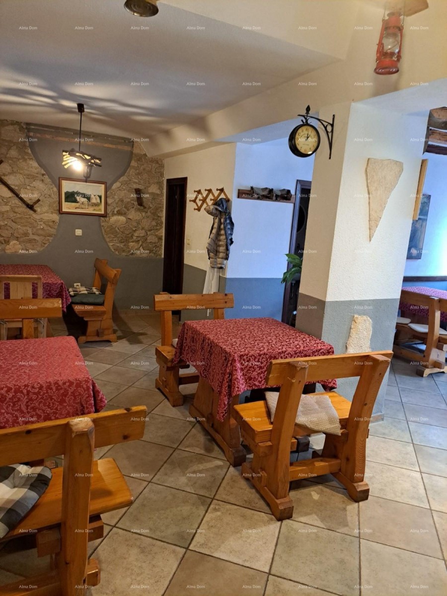 Продается дом с погребом, большой террасой, двумя трехкомнатными квартирами, двором. Отличная возможность для инвестирования! 5