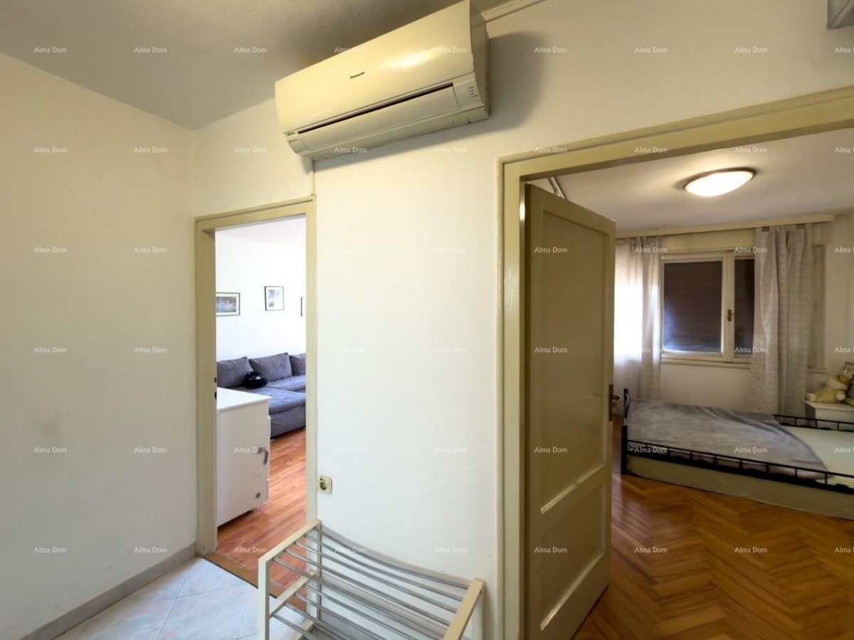 Vendiamo un appartamento in ottima posizione a Pola! 4