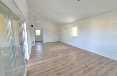 Prostran stan v Fažani, blizu centra in morja, popoln za življenje ali počitnice!