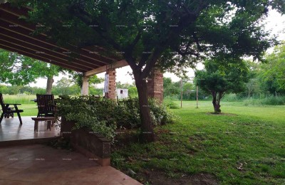 Eccellente opportunità! Terreno con edificio aggiuntivo e ampio terreno – LOBORIKA