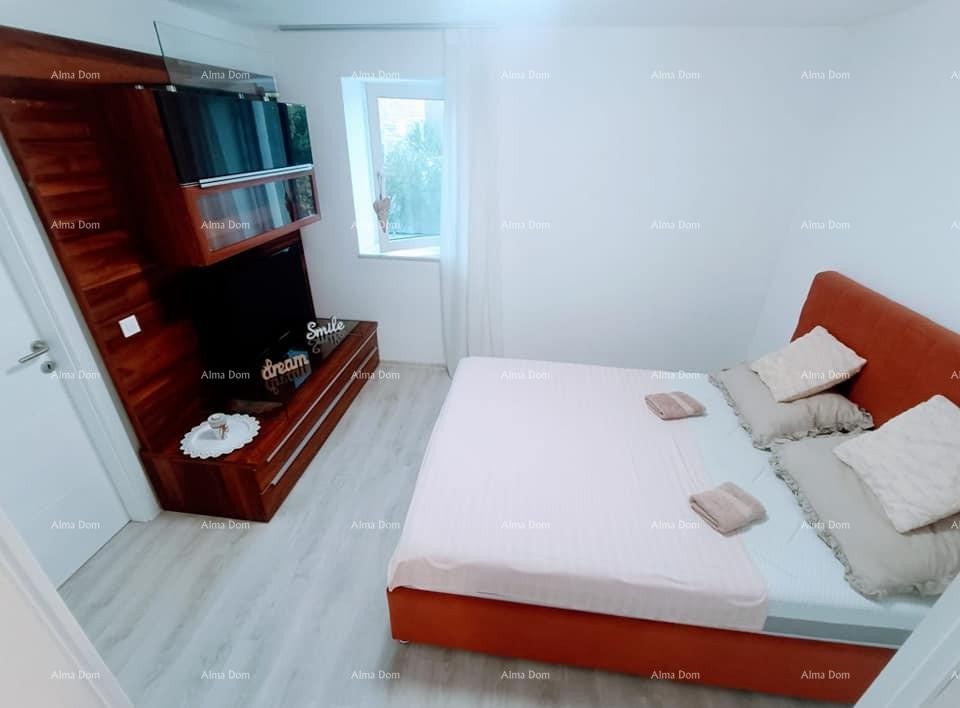 Prodamo družinsko hišo, Valtura 8