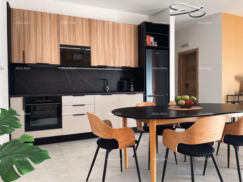 A newly built, modern two-story house with a swimming pool near the sea, Pomer! 8