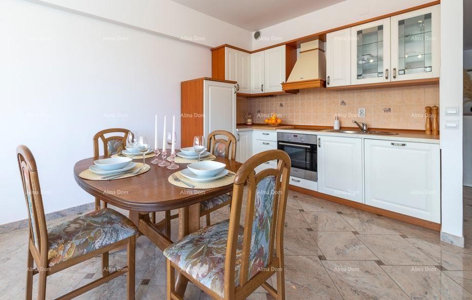 Rovinj – Apartma z 2 spalnicama in parkirnim mestom v garaži 3