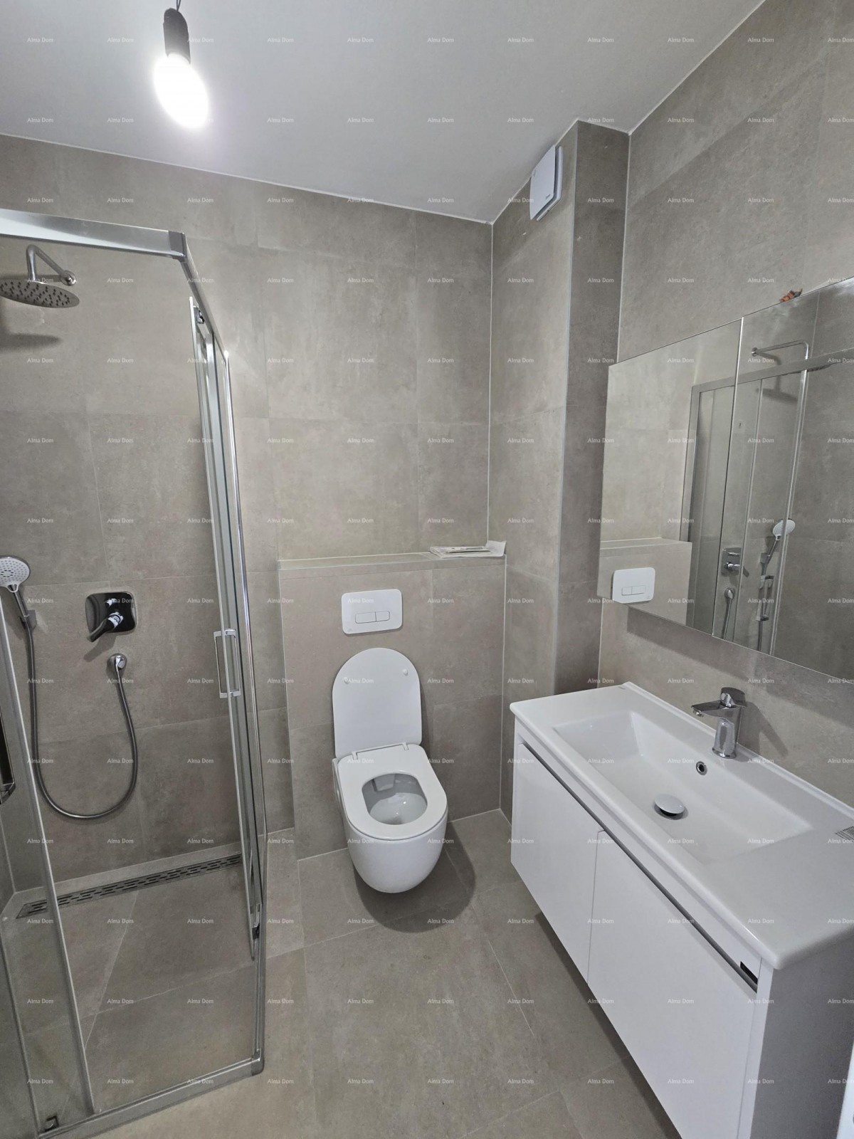 New Construction! Medulin! For Sale. Two New Buildings, 200 Meters to the Sea. Close Proximity to Hotel Medulin. 11