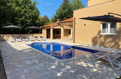 In vendita casa, 200 m², Raša