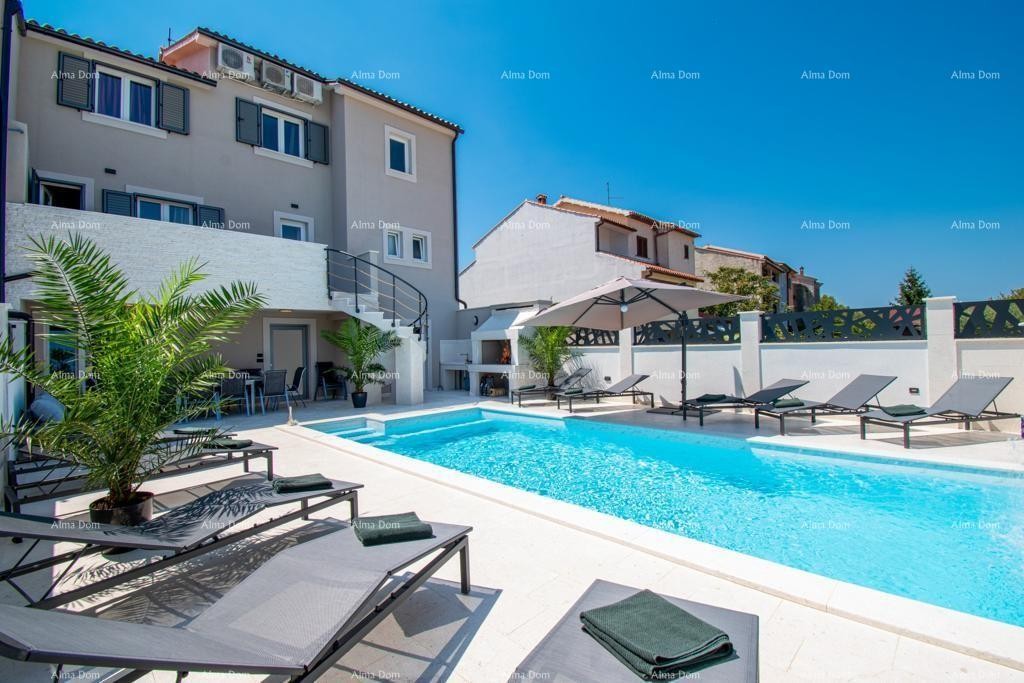 Banjole. Kuća sa 3 apartmana i bazenom. 6